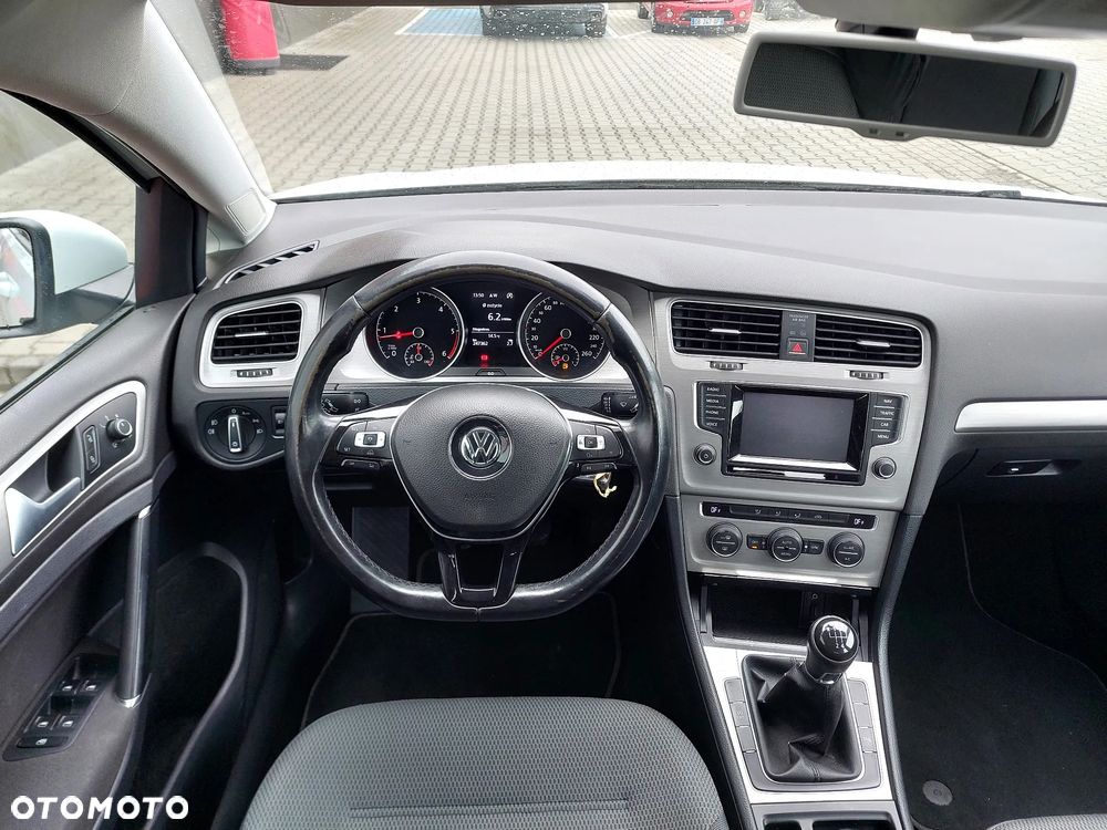 Volkswagen Golf - 16