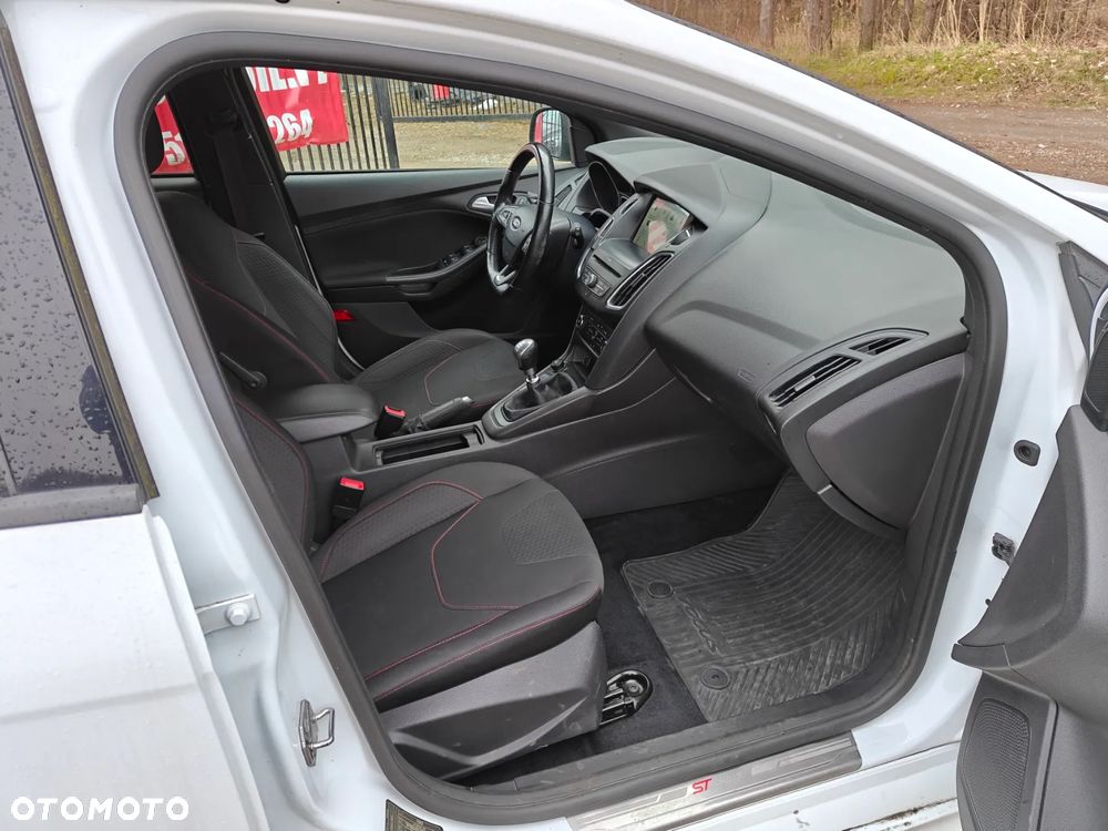 Ford Focus 1.5 EcoBoost STart-Stopp-System ST-LINE - 10