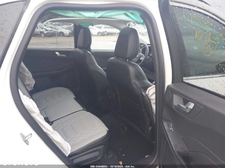 Ford Escape 2.0 EcoBoost AWD Titanium - 12