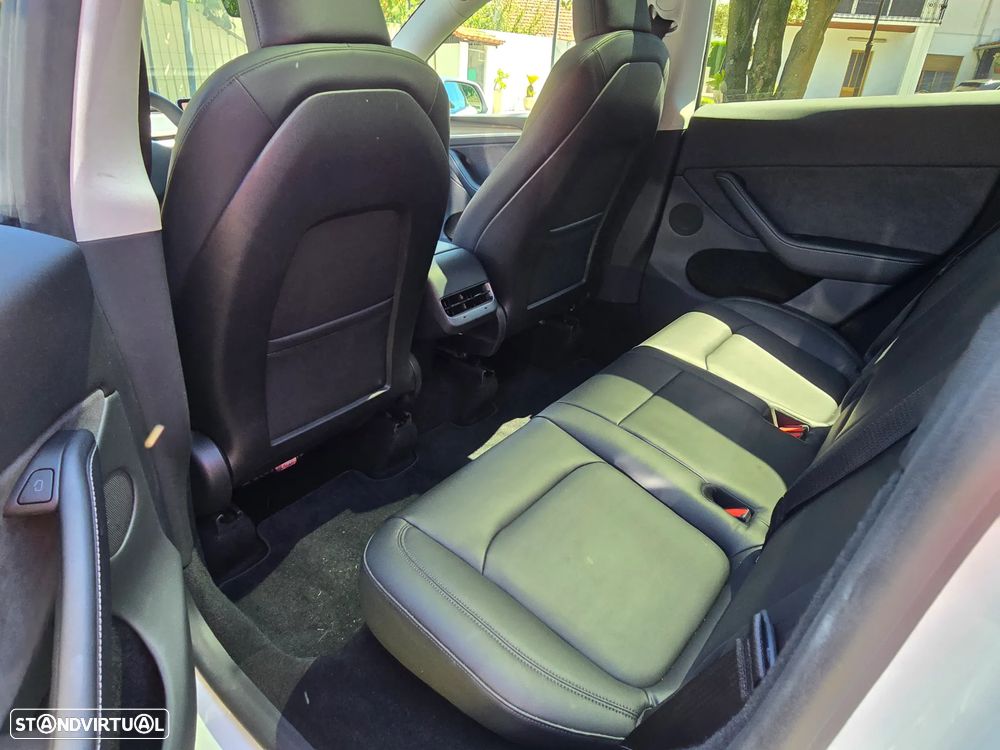 Tesla Model Y Standard - 9