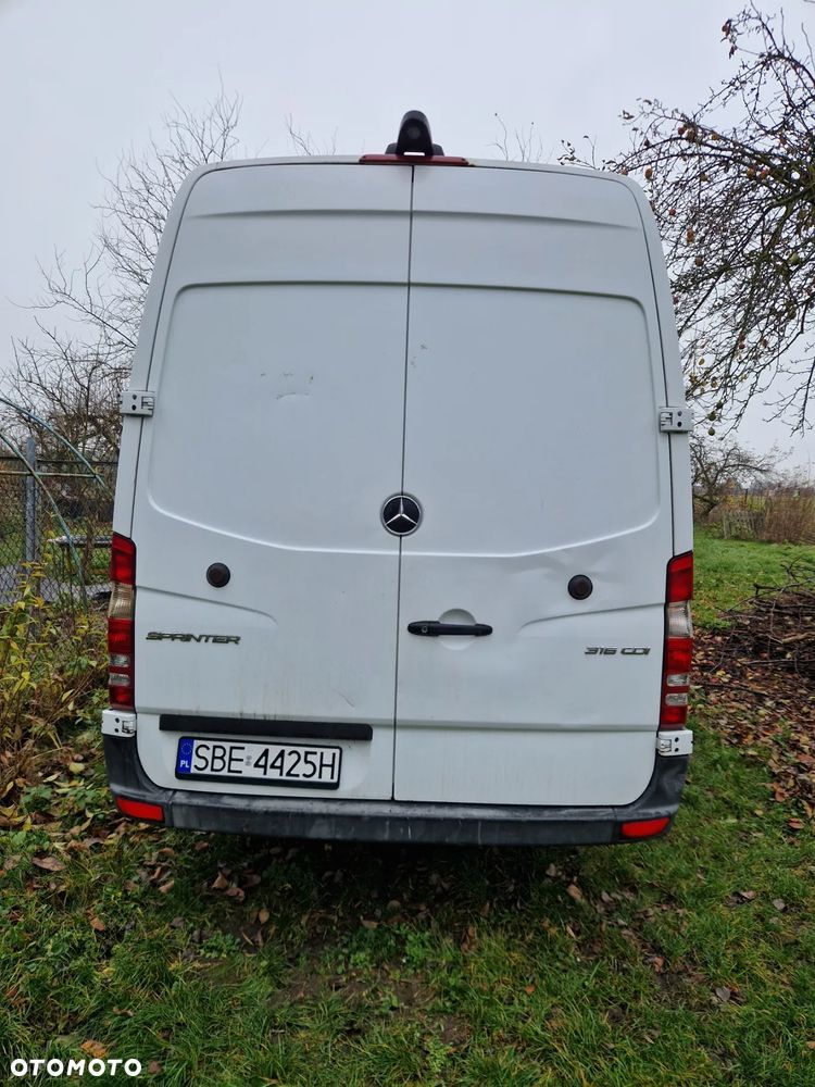 Mercedes-Benz Sprinter - 4