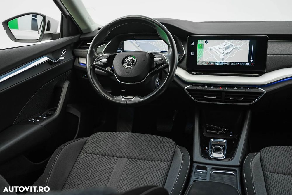 Skoda Octavia Combi 2.0 TDI DSG First Edition - 12