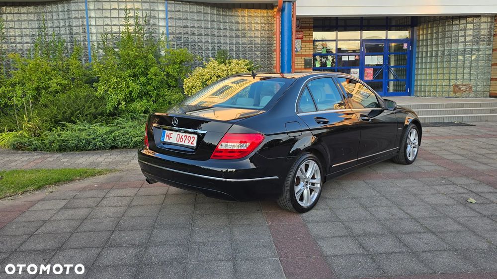 Mercedes-Benz Klasa C 180 BlueEFFICIENCY Avantgarde - 38