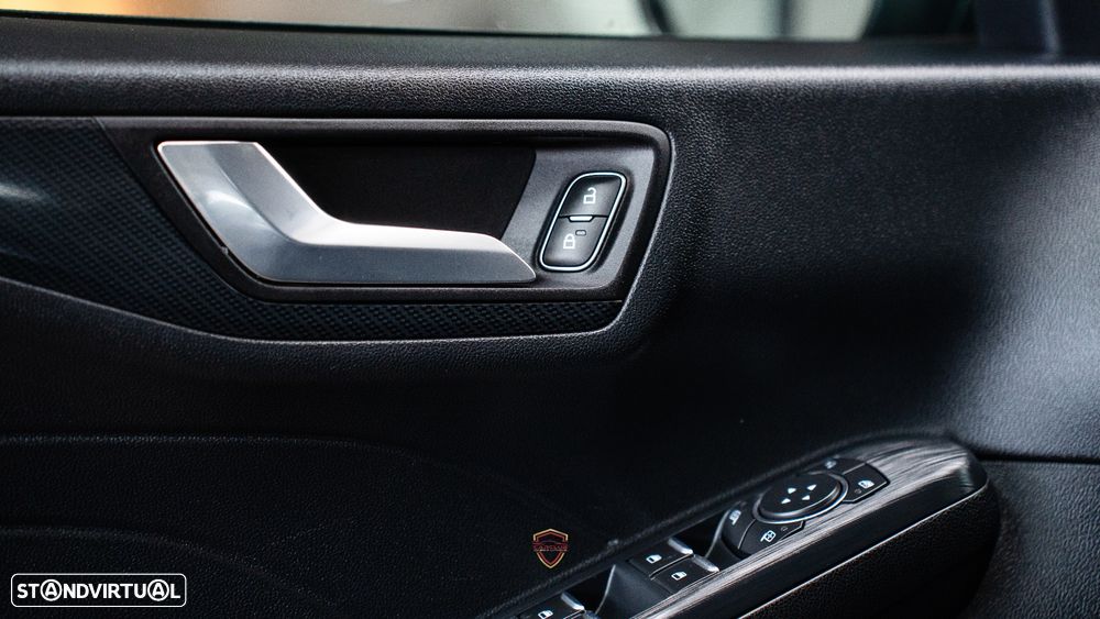 Ford Kuga 1.5 EcoBoost ST-LINE - 19