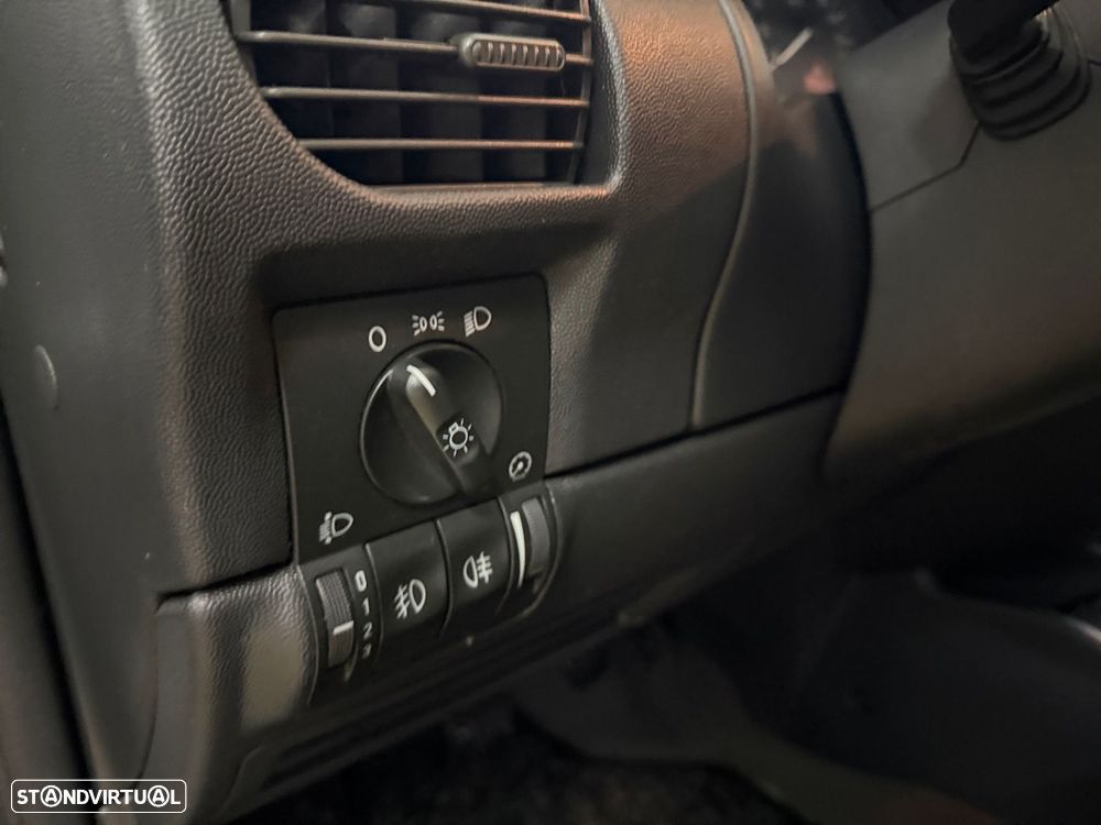 Opel Corsa 1.2 Twinport Silver Plus - 14