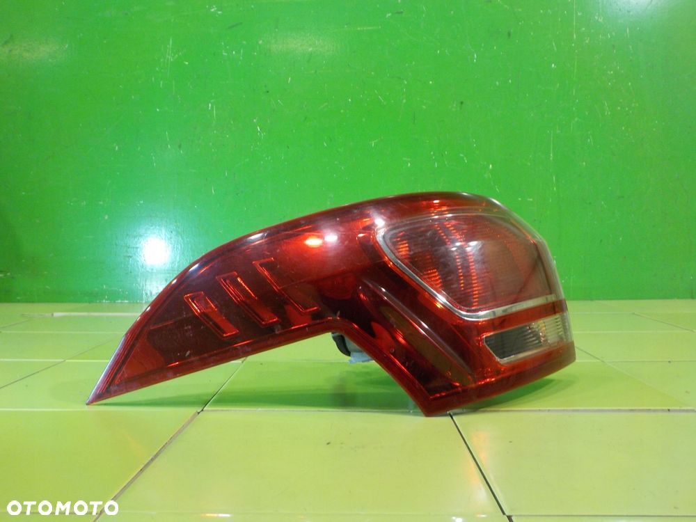 FORD B-MAX 1.0 B 13r 5D lampa lewa tyl AV11-13405-AG - 3