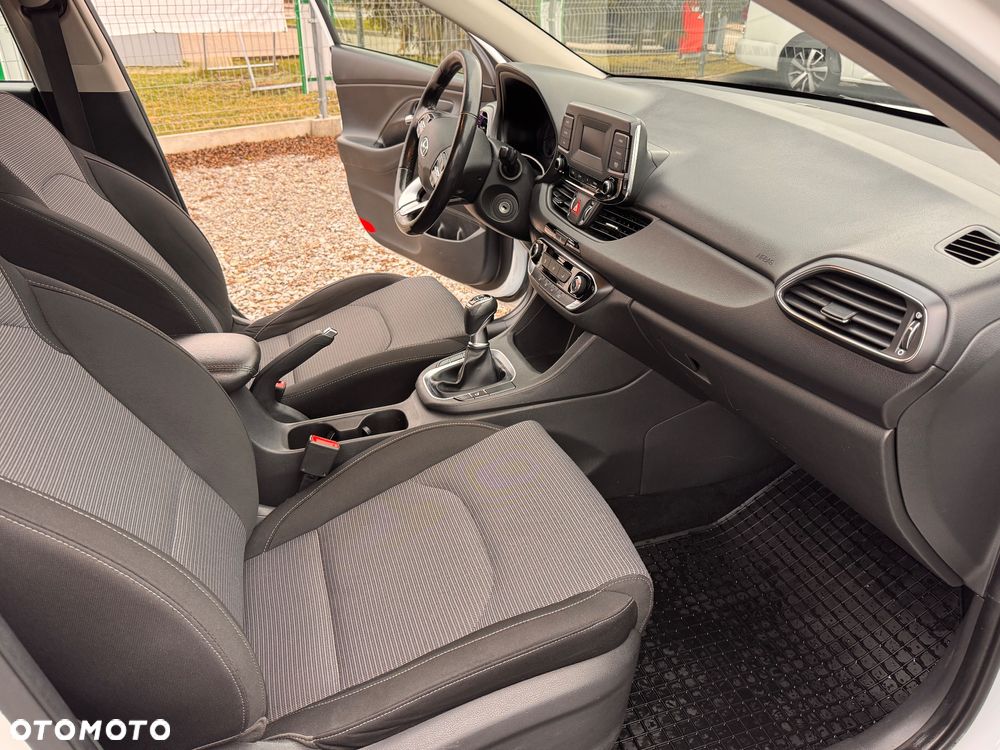 Hyundai i30 1.6 D Comfort - 21