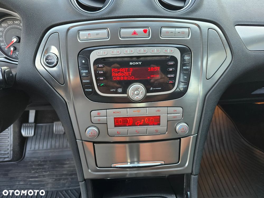 Ford Mondeo 2.0 FF Ghia - 16