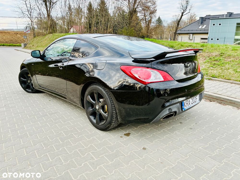 Hyundai Genesis Coupe - 4