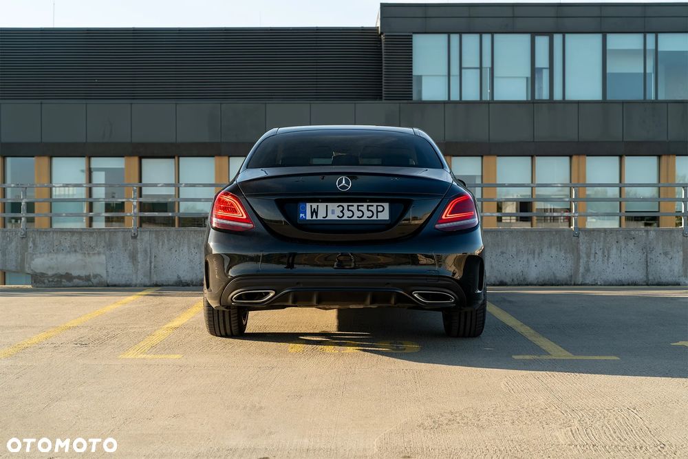 Mercedes-Benz Klasa C 200 4Matic 9G-TRONIC - 2