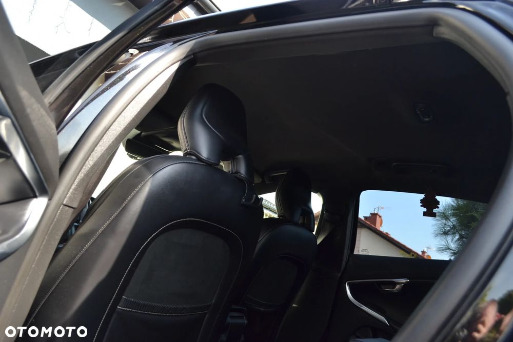 Volvo V40 T3 Drive-E R-Design Momentum - 16
