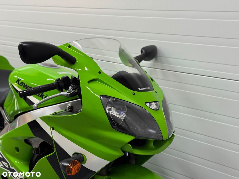 Kawasaki ZXR - 12