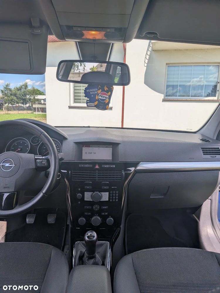 Opel Astra 1.7 CDTI - 11