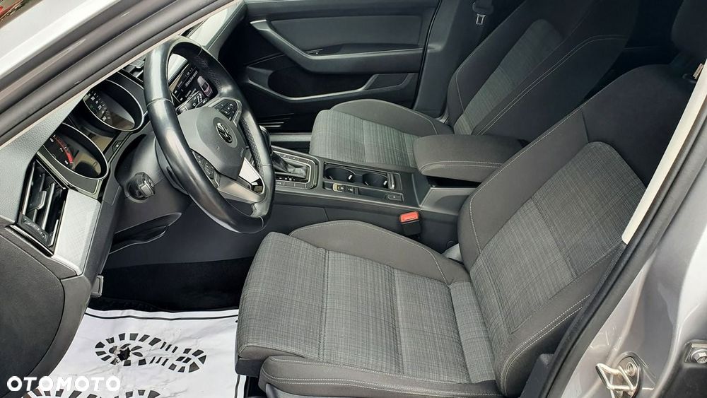 Volkswagen Passat - 12