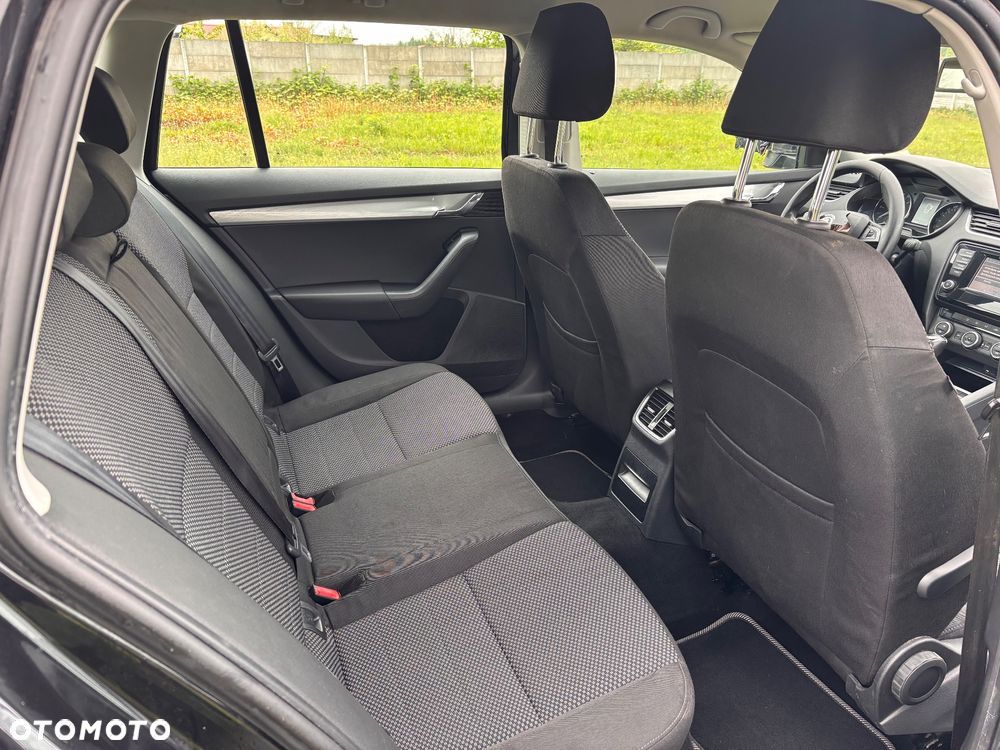 Skoda Octavia 1.6 TDI DPF DSG Ambition - 16