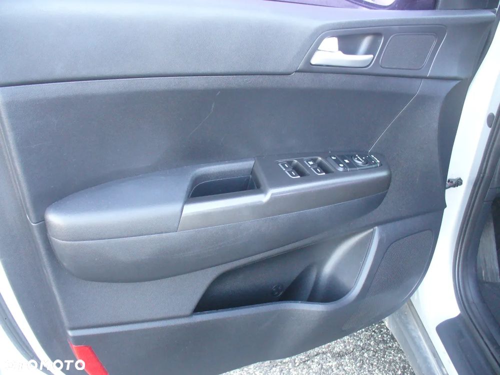 Kia Sportage 2,0 CRDI AWD Platinum - 13