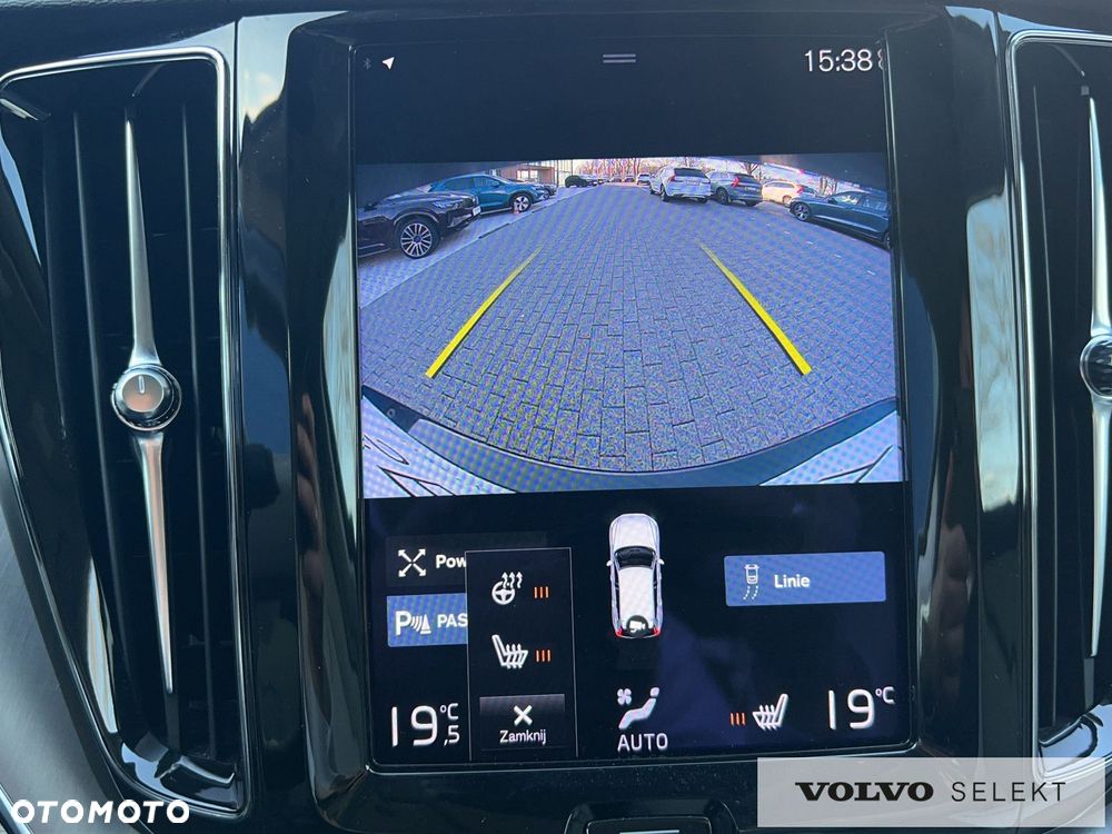 Volvo XC 60 B4 B Momentum - 27