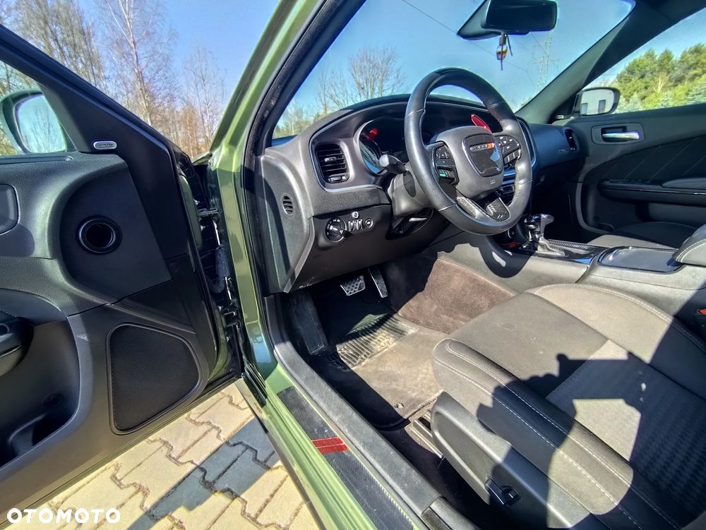 Dodge Charger 5.7 R/T - 16