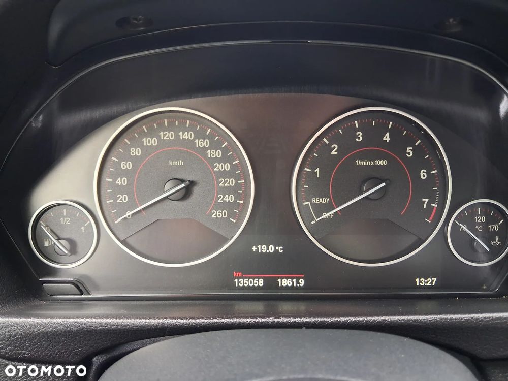 BMW Seria 3 320i xDrive - 13
