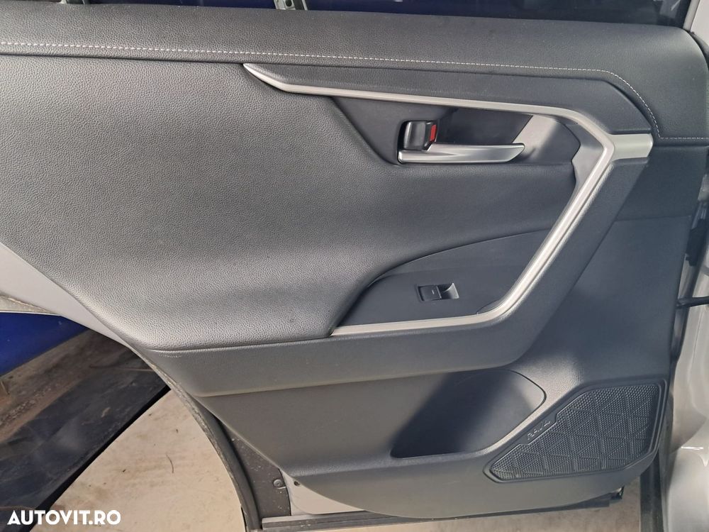Toyota RAV4 - 23