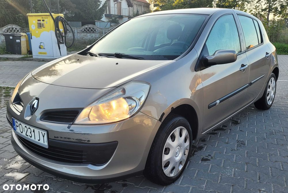 Renault Clio 2008 photo 2
