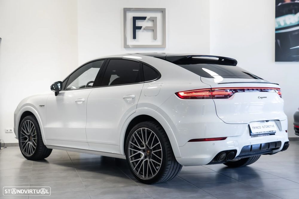 Porsche Cayenne Coupé E-Hybrid — photo 3