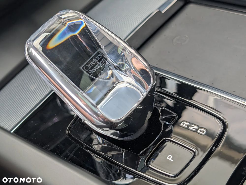 Volvo XC 60 B5 B AWD Ultimate Dark - 21