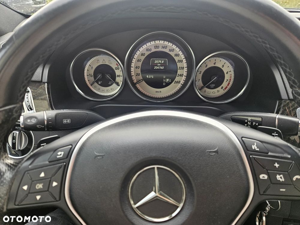 Mercedes-Benz E 200 2014 photo 4