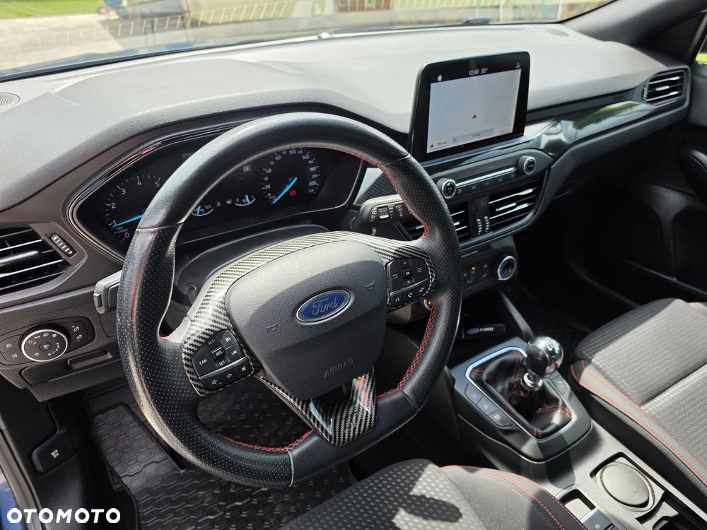 Ford Focus 1.0 EcoBoost Start-Stopp-System ST-LINE - 29