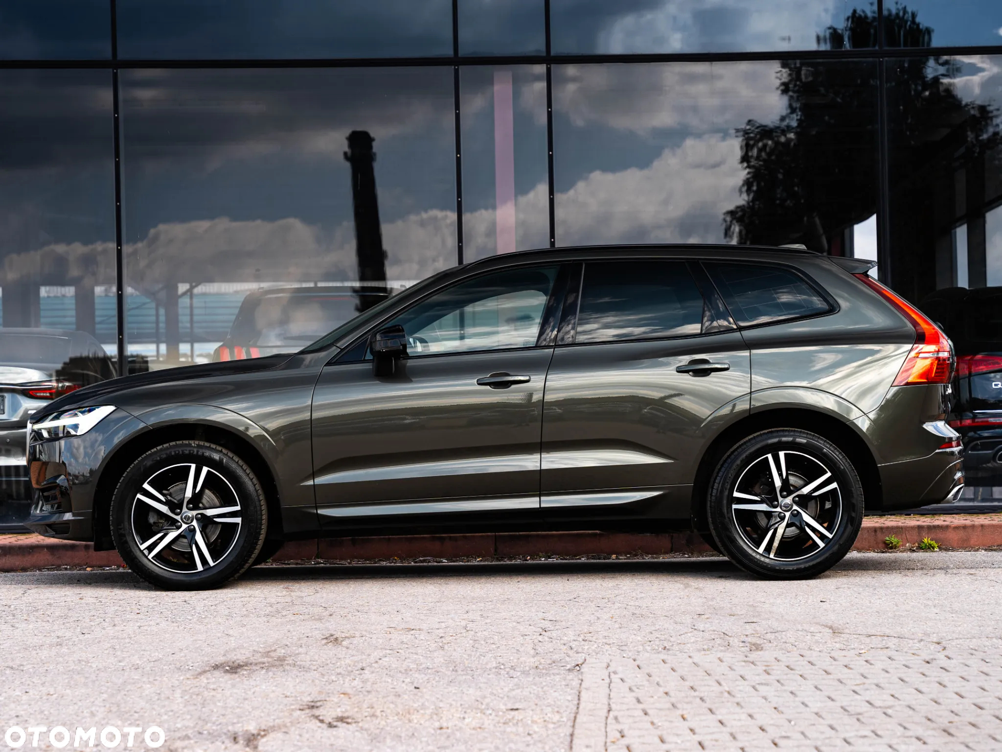 Volvo XC 60 D4 R-Design - 17