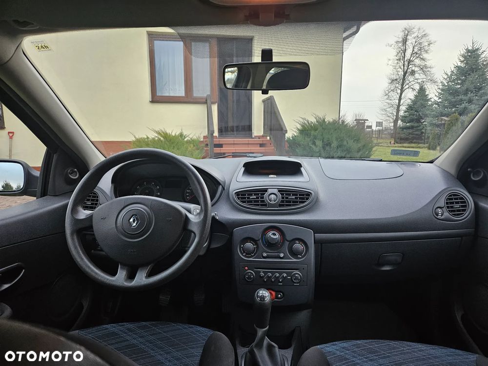 Renault Clio - 8