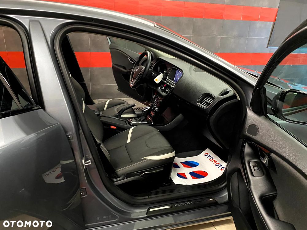 Volvo V40 D3 Drive-E Momentum - 20