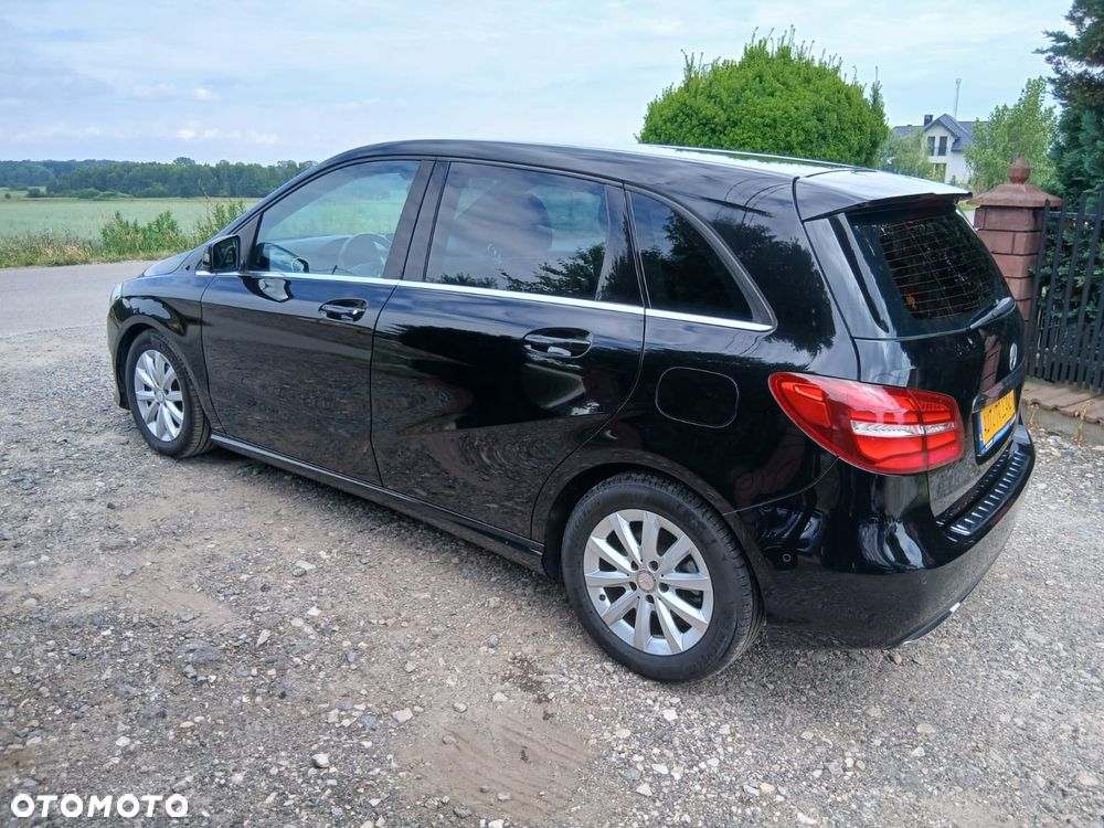 Mercedes-Benz Klasa B 180 d Edition - 9