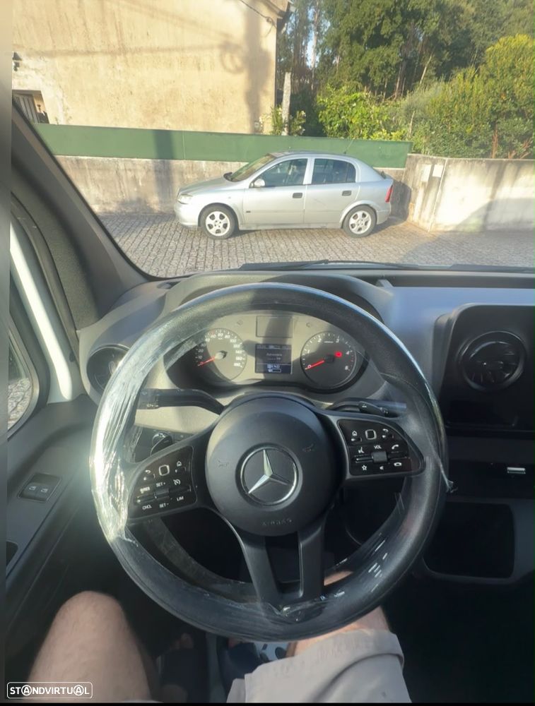 Mercedes-Benz Sprinter - 23