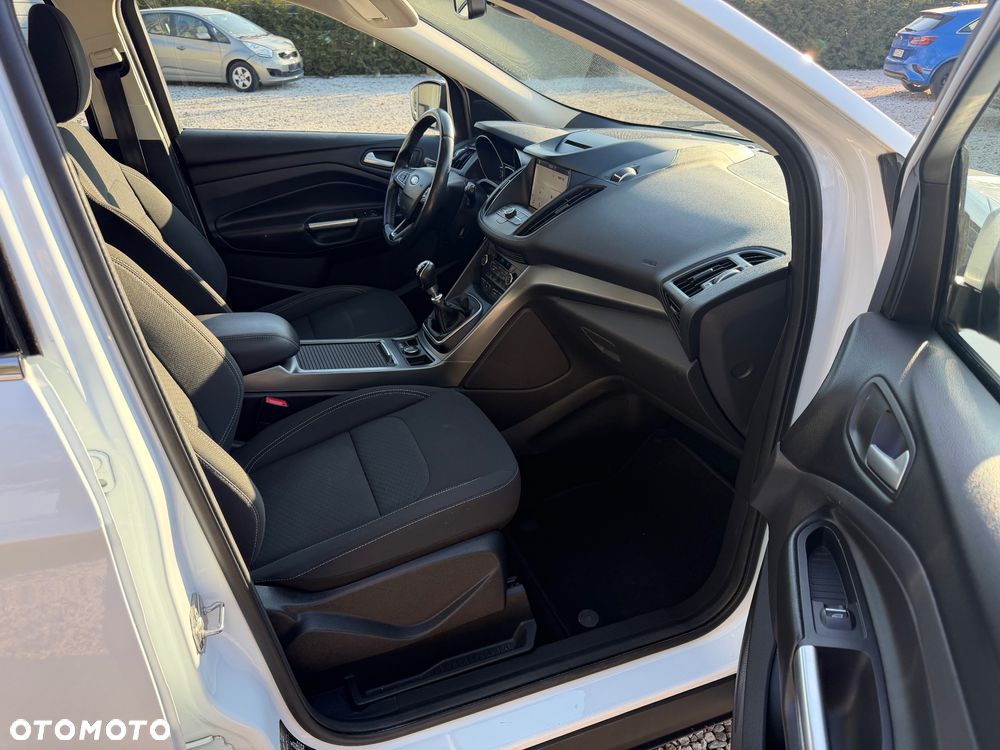 Ford Kuga 2.0 TDCi 4x2 Titanium - 19