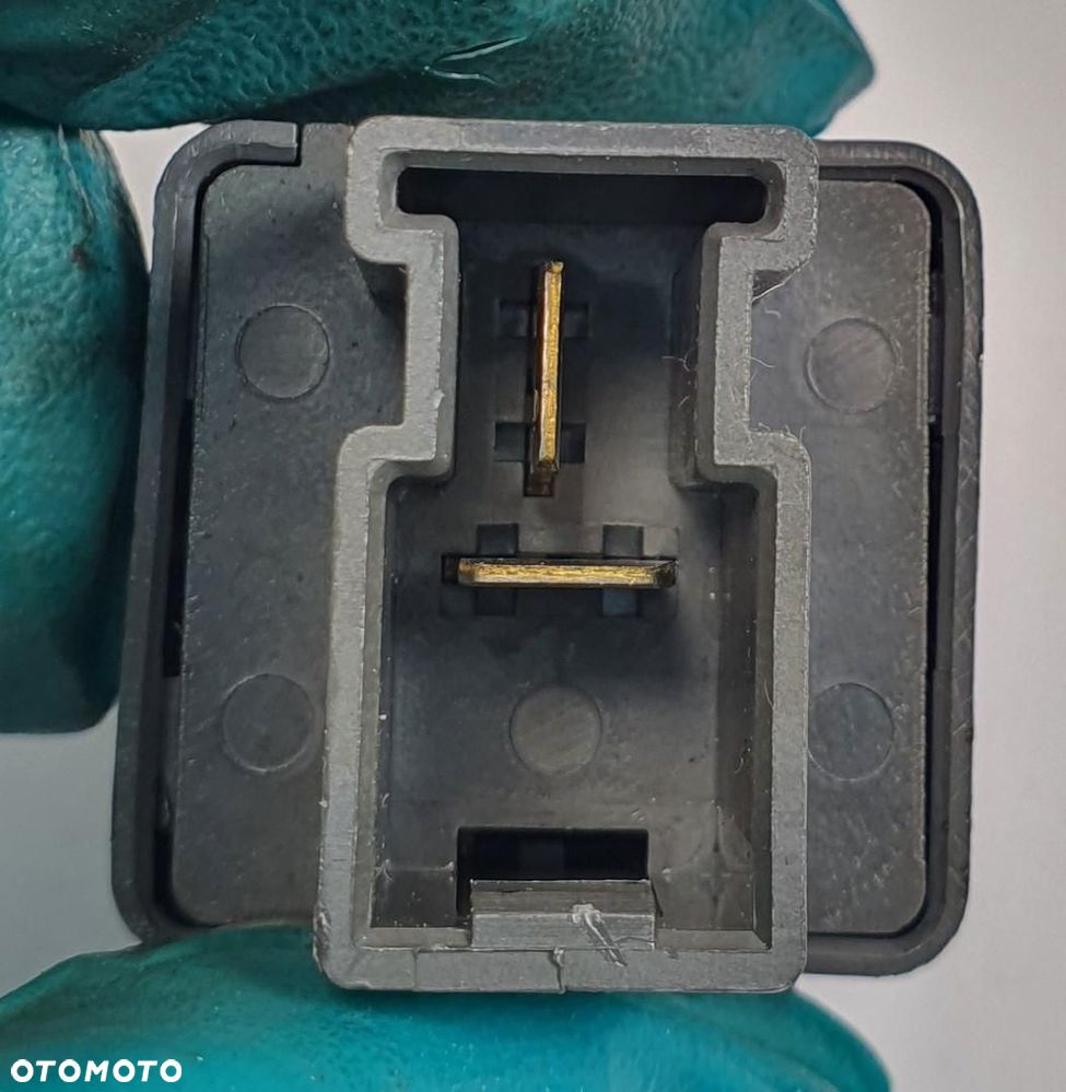 PRZEKAŹNIK RENAULT KOLEOS I 24330C9900 - 2