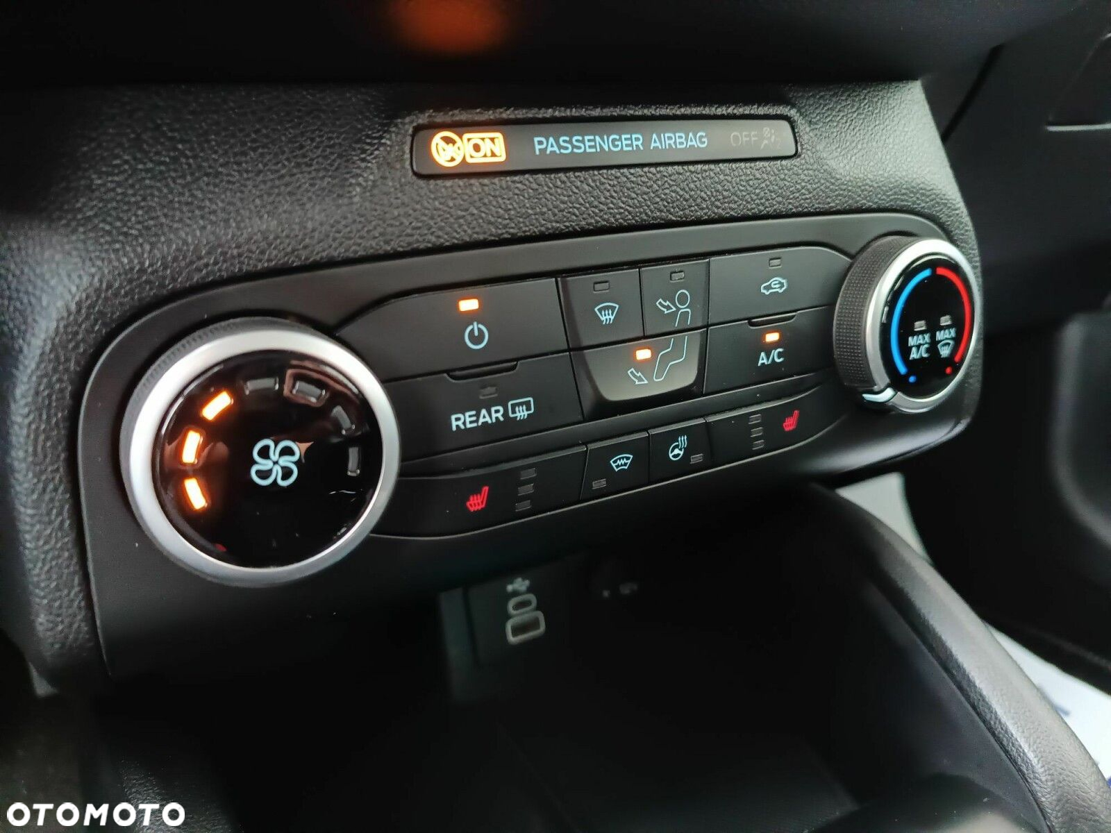 Ford Focus 1.0 EcoBoost Connected - 25