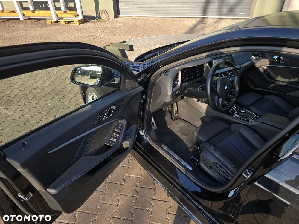 BMW Seria 1 120i M Sport - 9