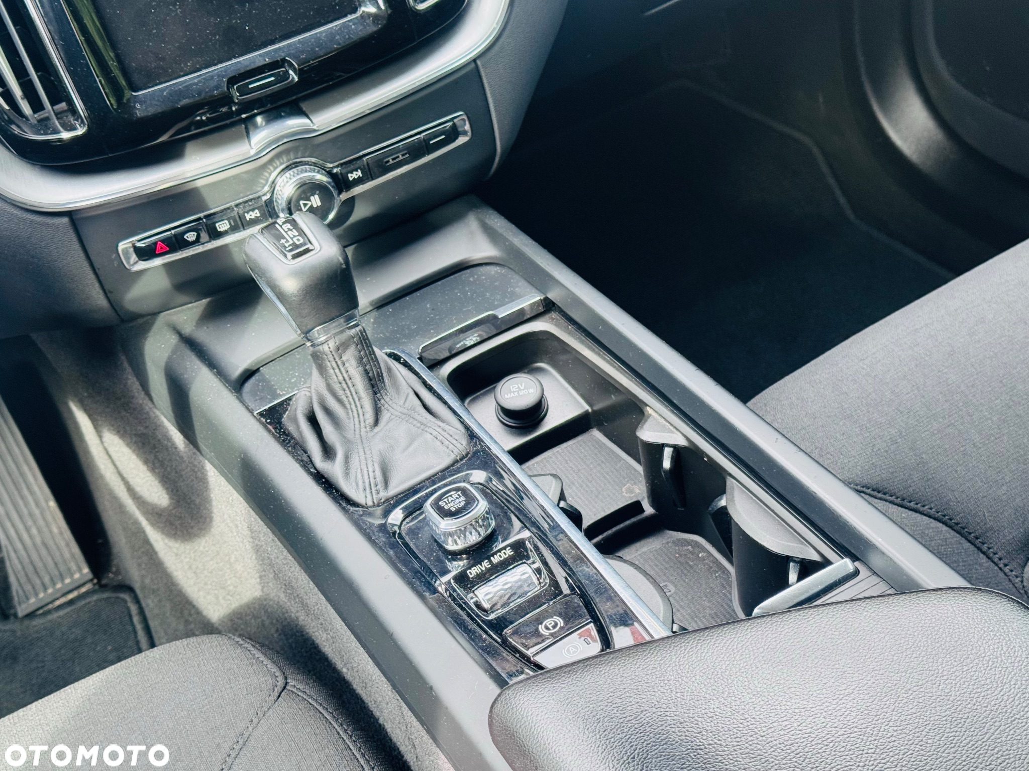 Volvo XC 60 T4 Momentum - 34