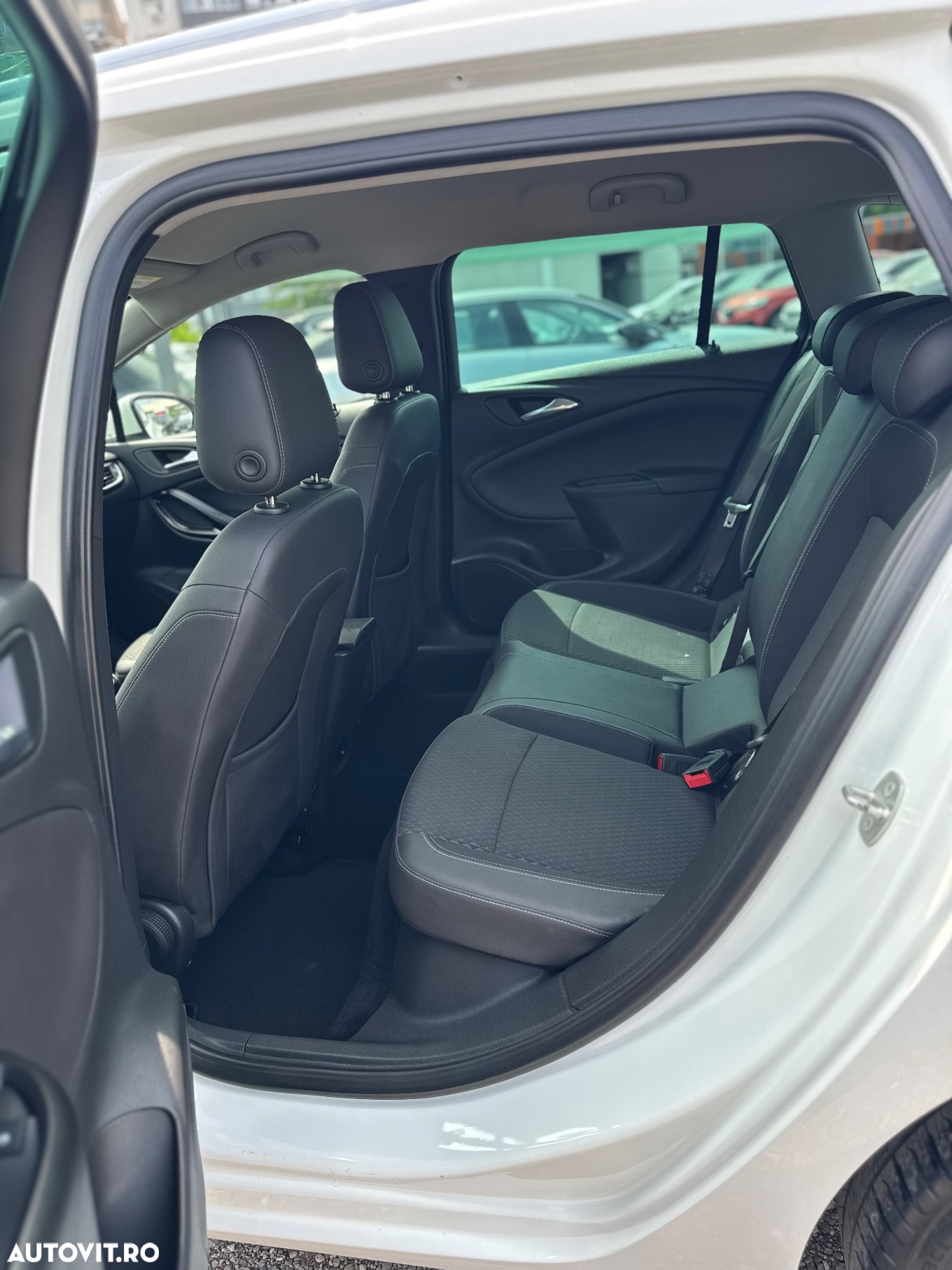 Opel Astra 1.6 D (CDTI) Automatik Innovation - 20