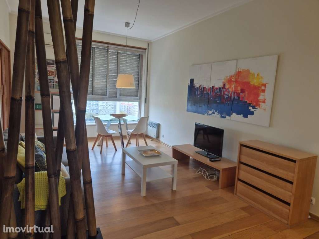 T1 Luminoso em Campolide num 13º Andar - Excelente Localização - Grande imagem: 5/16