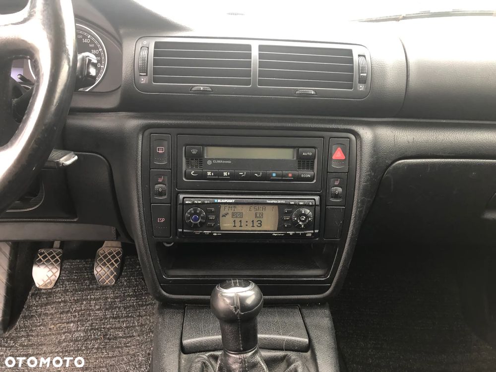 Volkswagen Passat 1.9 TDI Comfortline - 10