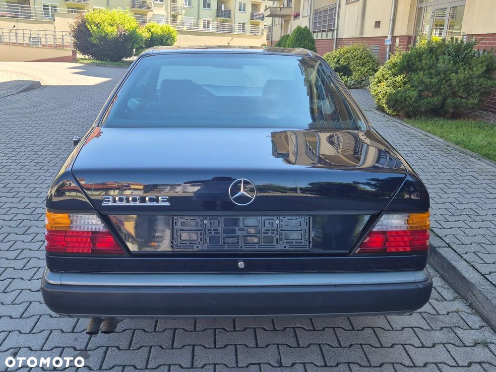 Mercedes-Benz W124 (1984-1993) - 13