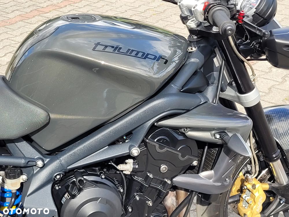 Triumph Street Triple - 18