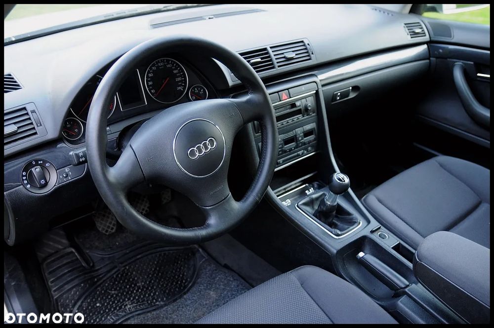 Audi A4 Limousine - 5