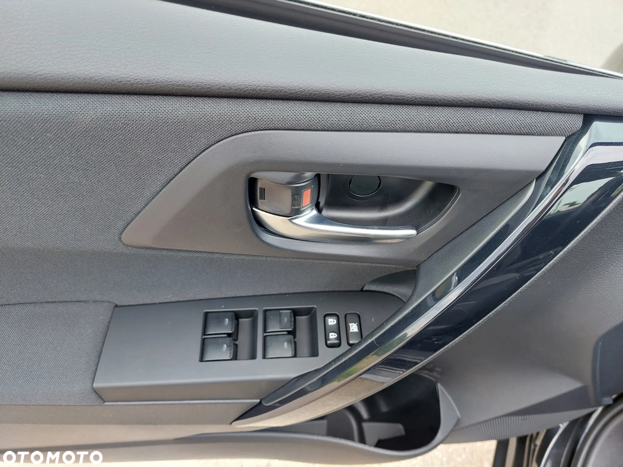 Toyota Auris Hybrid 135 Premium - 32