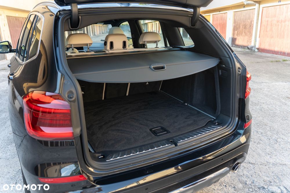 BMW X3 xDrive20d Luxury Line - 38