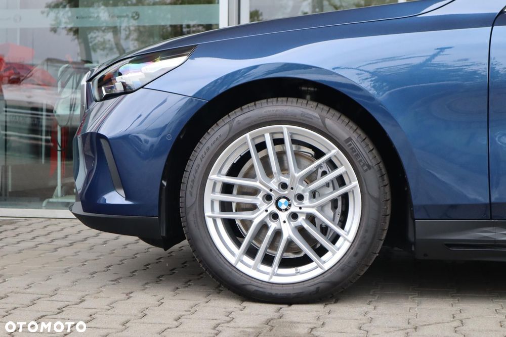 BMW i5 - 3