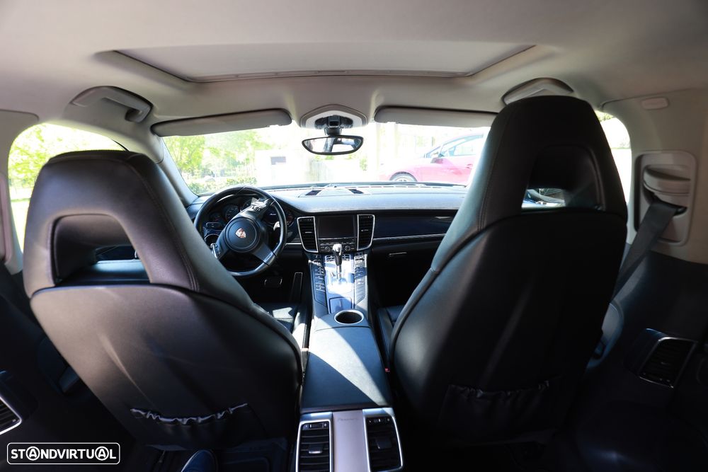 Porsche Panamera Platinum Edition - 3
