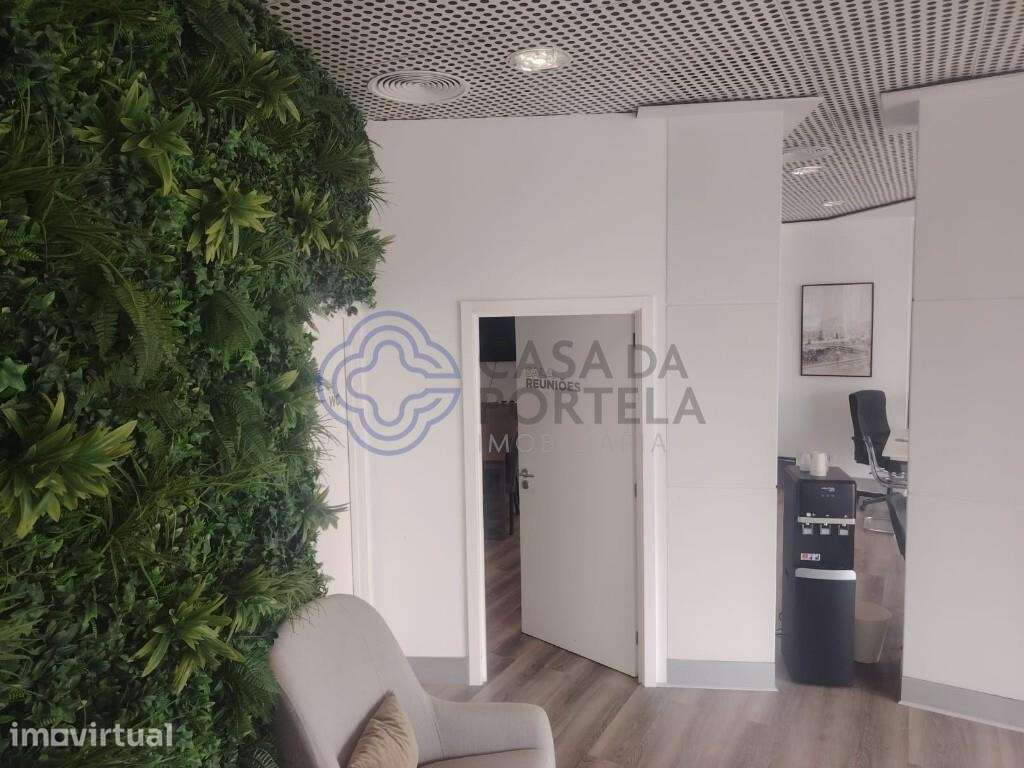 Loja no centro do Porto com 300m2 como nova. - Grande imagem: 5/23